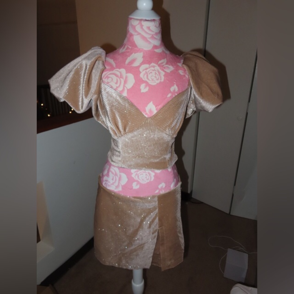 DO+BE sparkly beige two piece skort and top